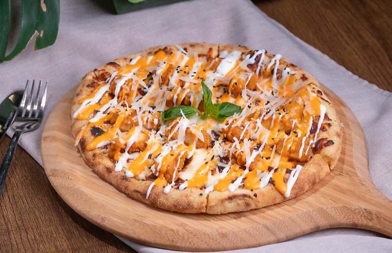 Dynamite Chicken Pizza